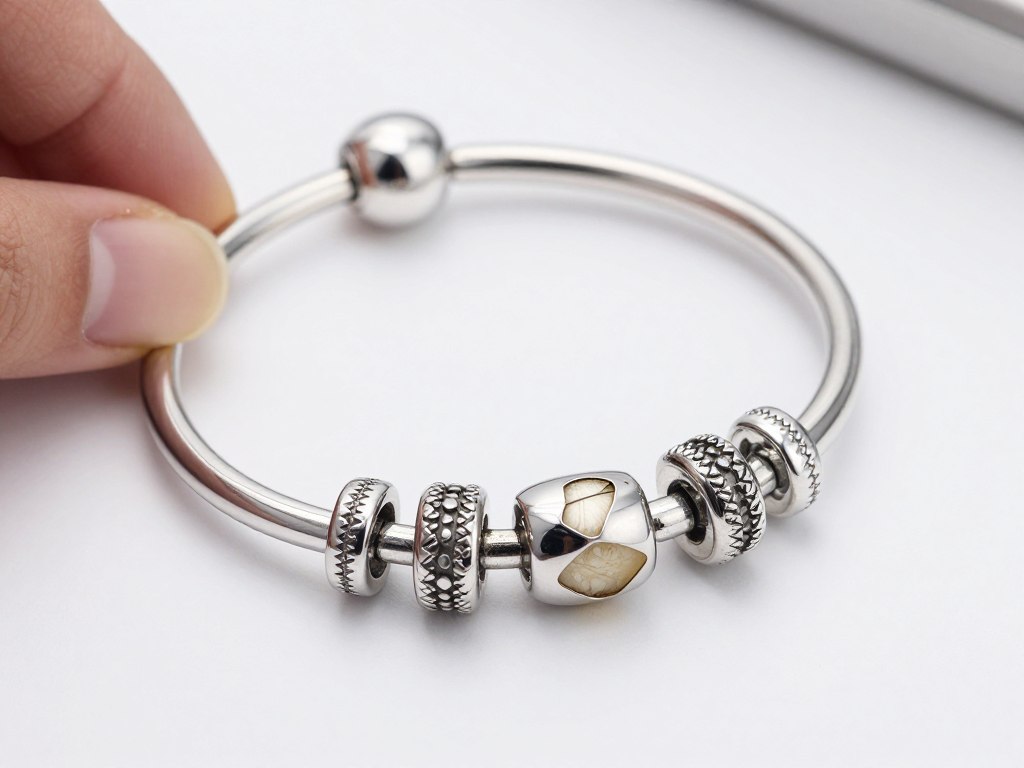 efekt profesjonalnego czyszczenia biżuterii Pandora